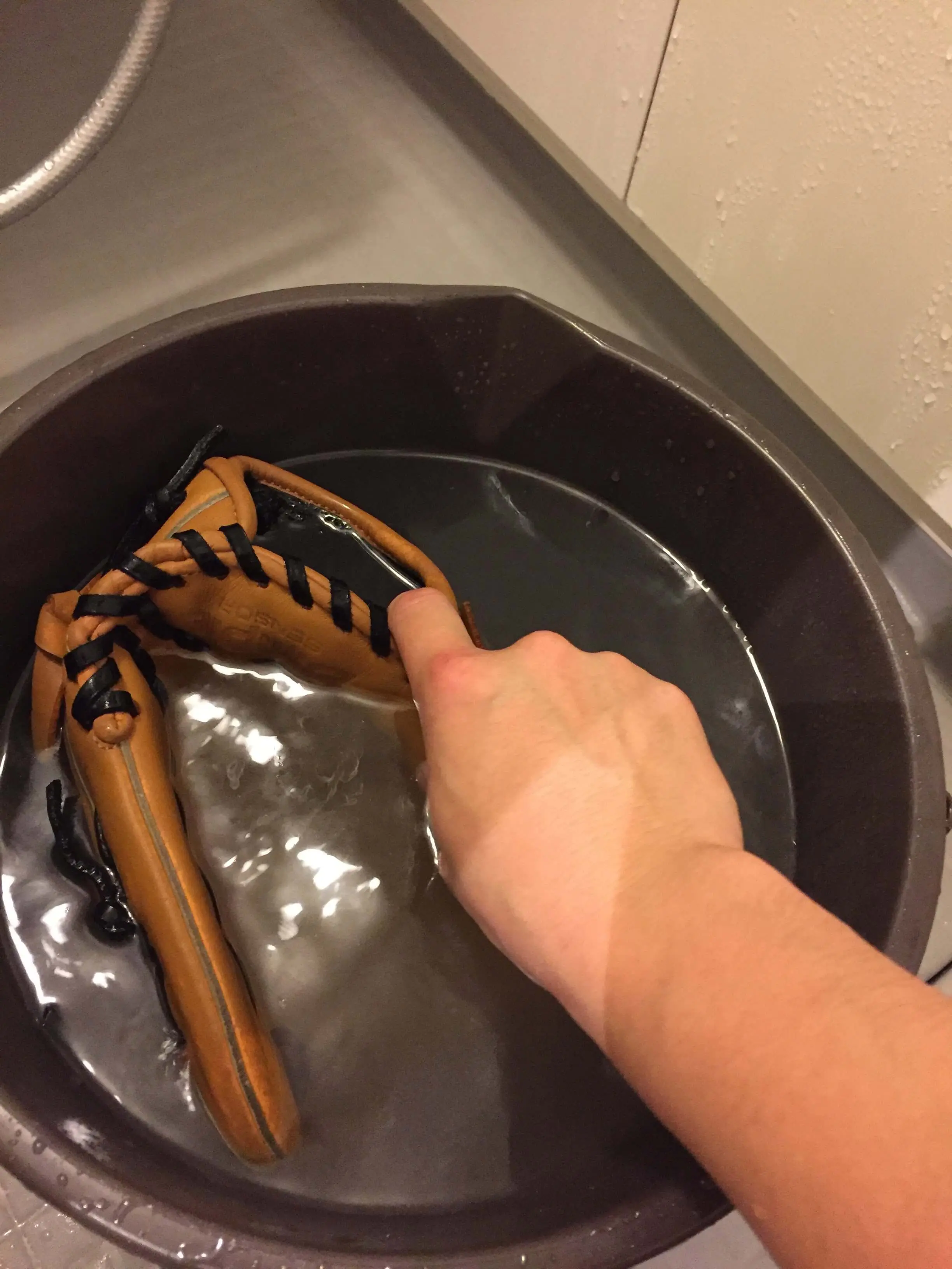 グローブの湯もみ工程２