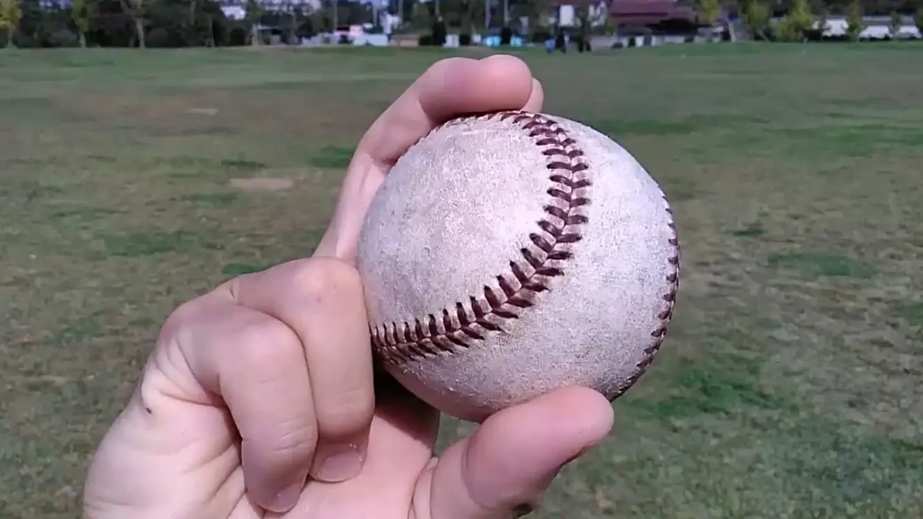 スライダー 使い勝手が良く比較的簡単に習得できる変化球 投げるコツは まこと兄やんの野球通信