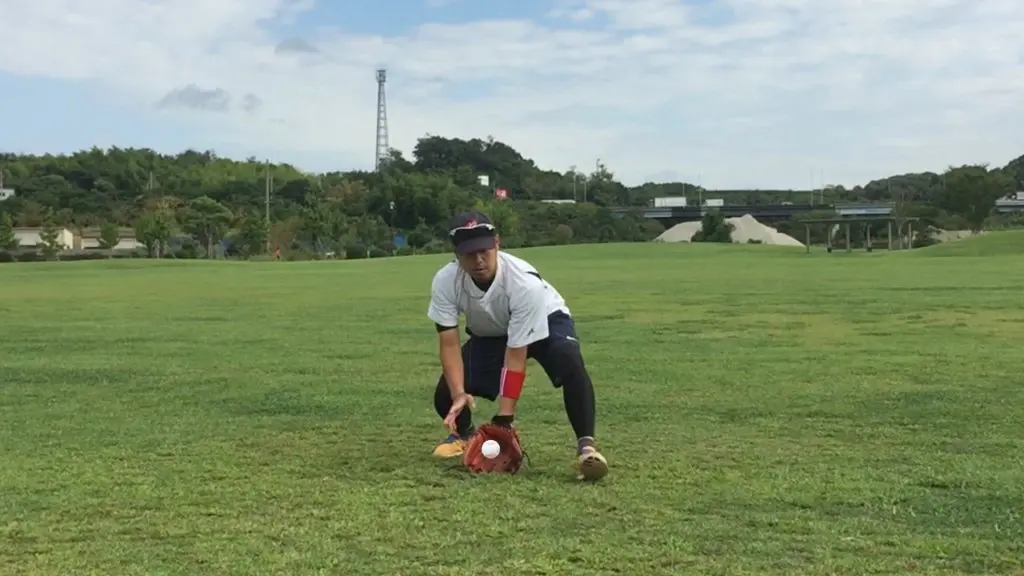 送球の安定 内野手のスローイングは体幹を固めてコンパクトに まこと兄やんの野球通信