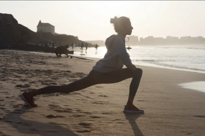 海でストレッチ